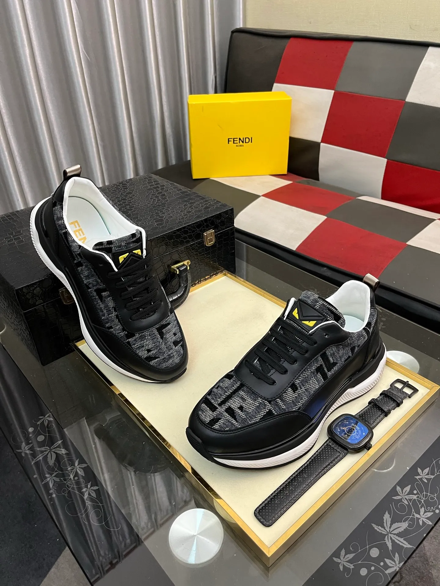Men's Men's Shoes💰458⌚️⌚️[FENDI] Fendi's classic and comfortable men's, this complex sneaker is made of soft calfskin➕genuine leather lining➕original ultra-light rubber material with rough outsole. This unique light style is suitable for the casual and refined sensibility of this season. It is comfortable and natural on the feet. It is an everyday style for casual travel in autumn and winter! 38−444️⃣colors available